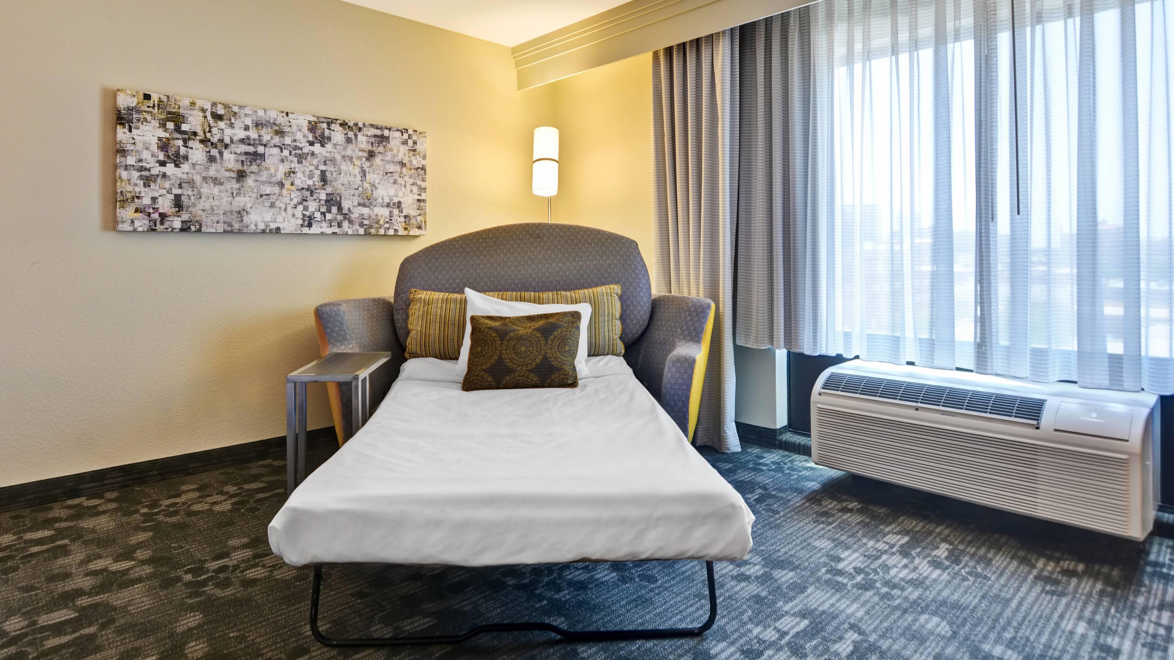 Courtyard By Marriott Wichita At Old Town Hotel Exterior foto